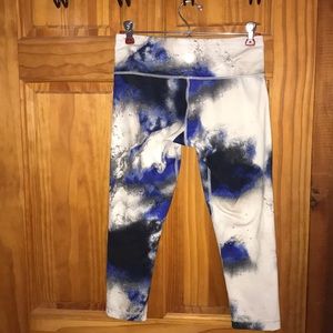 Lululemon size 6 crop leggings